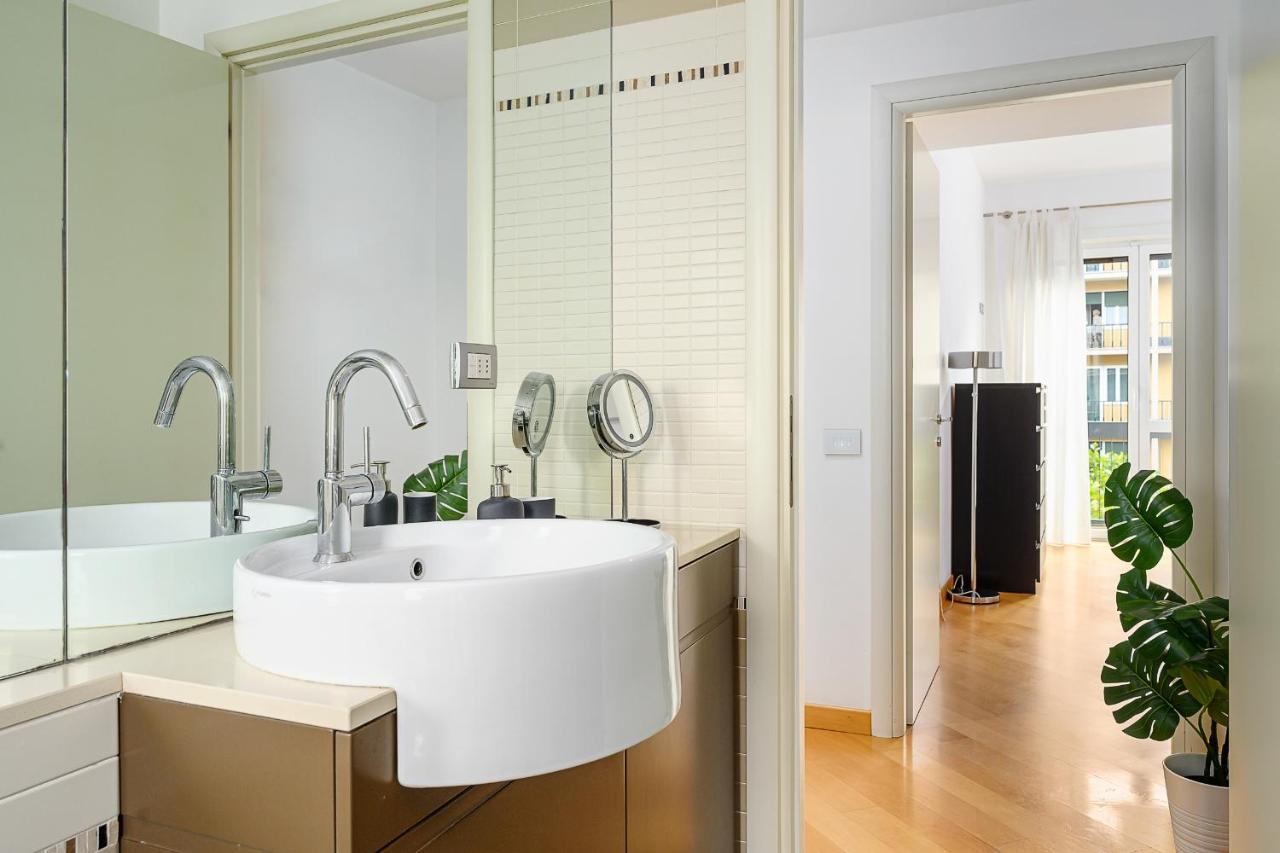 Stylish Condo Garibaldi Sempione 85M2 - Self Check-In Мілан Екстер'єр фото